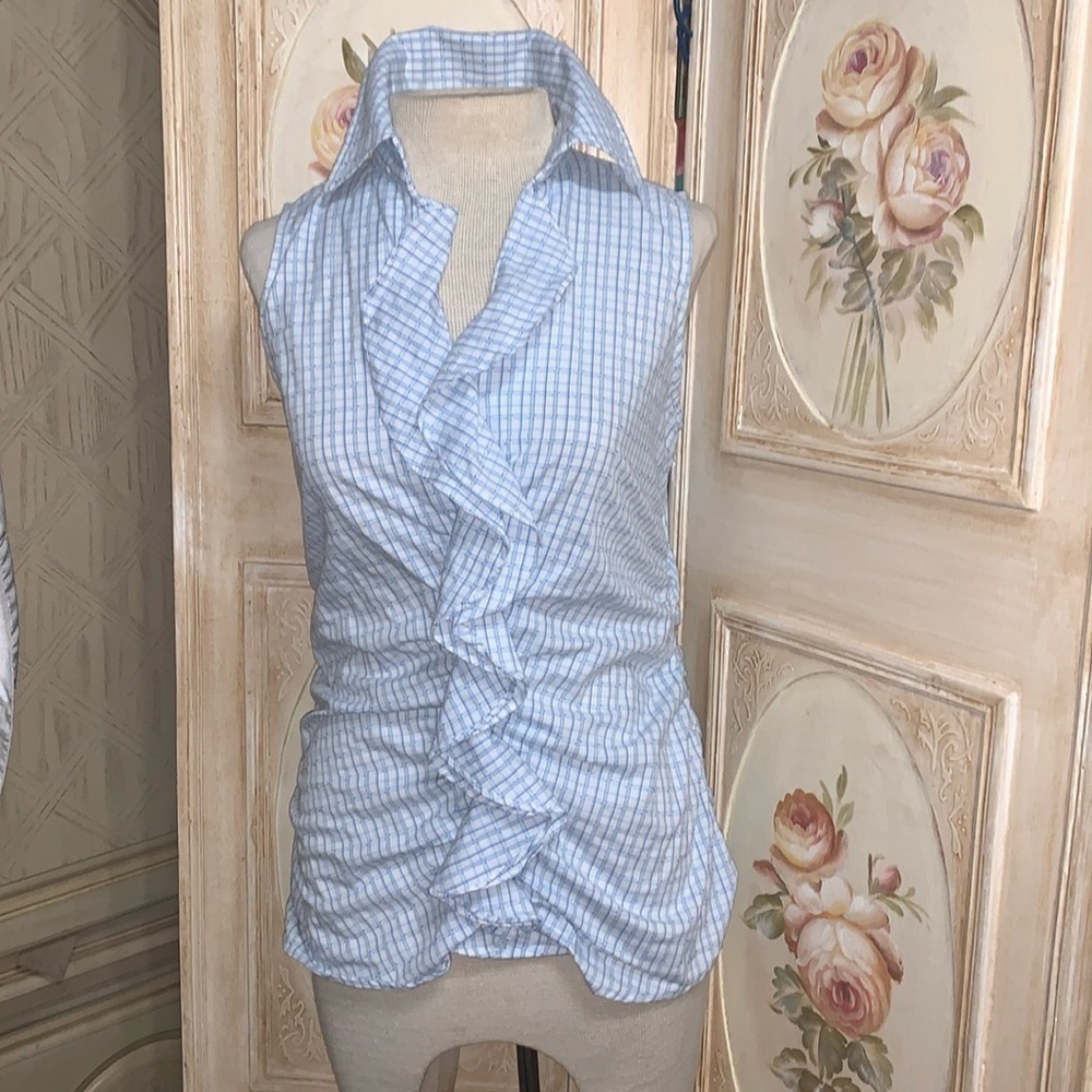 Adorable ruffled fitted sleeveless top